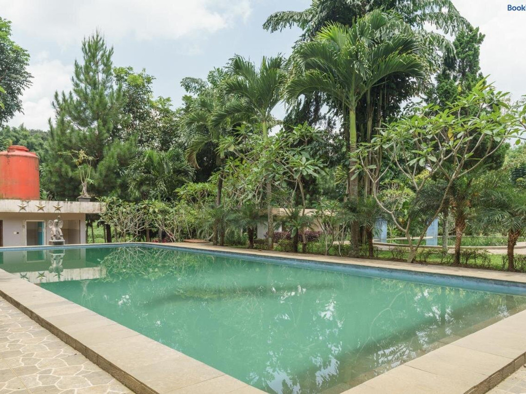 RedDoorz Plus @ Hotel Negeri Baru Lodaya Puncak