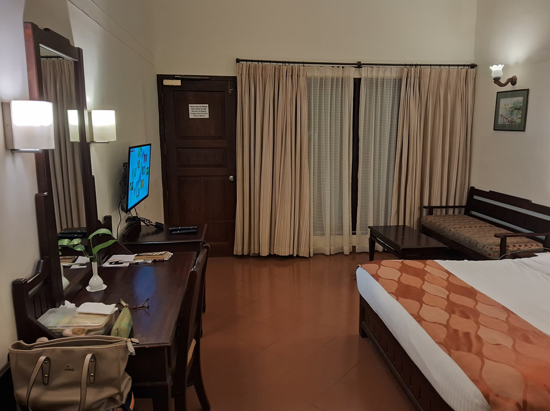 Abad Whispering Palms主图