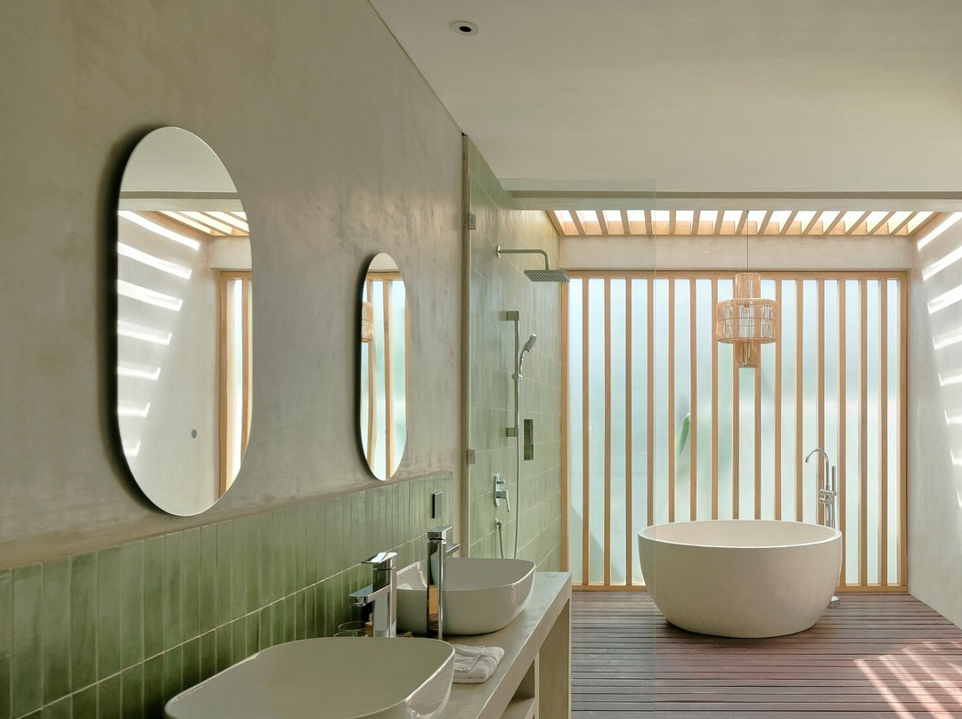 Amber Lombok Beach Resort主图