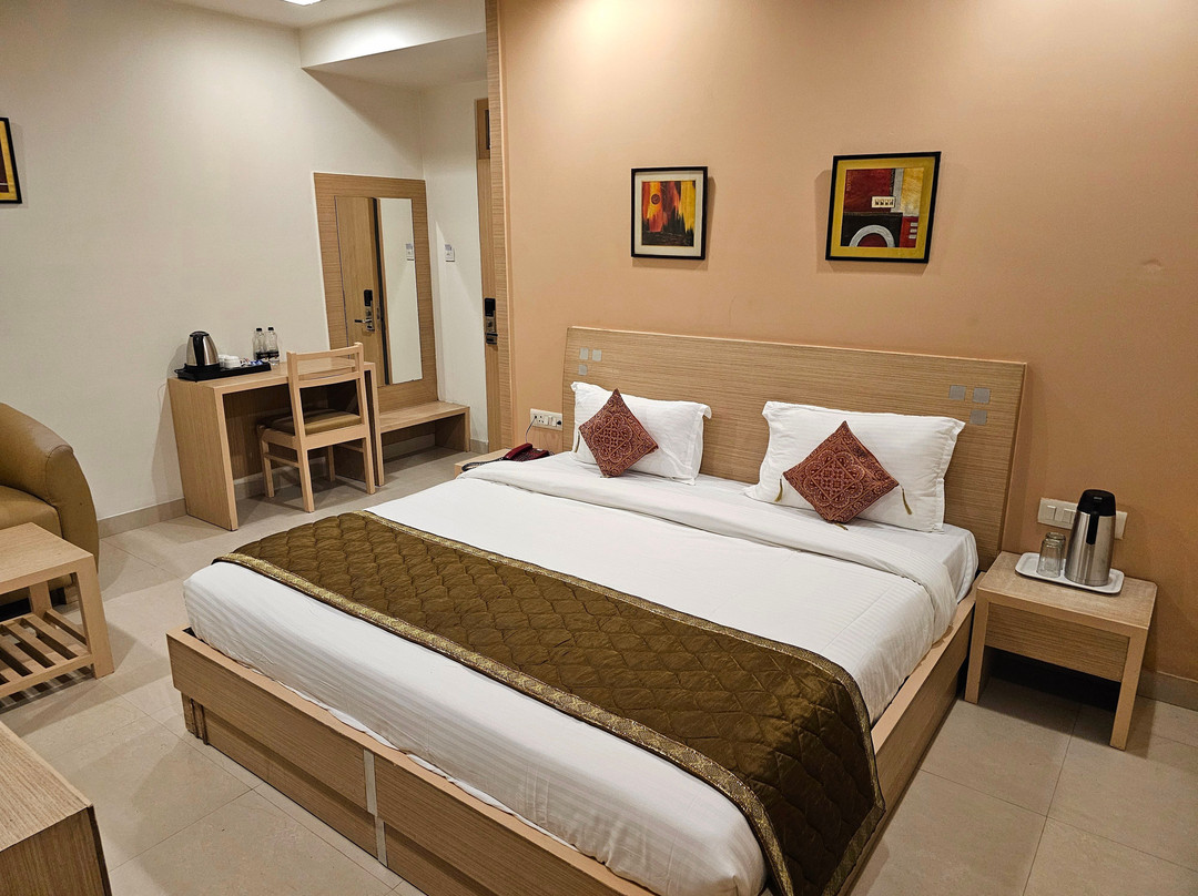 Hotel Crown Palace主图