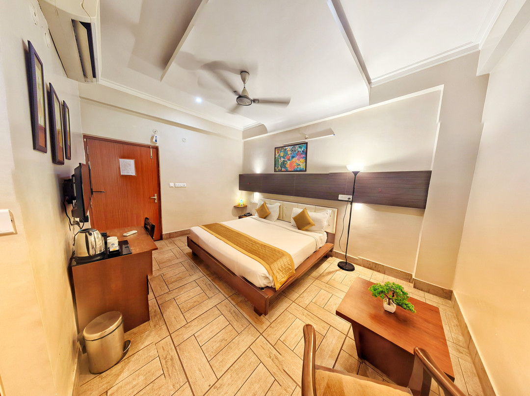 Marhar Mau Kala酒店住宿-Elite Suites Hotel, Gomti Nagar