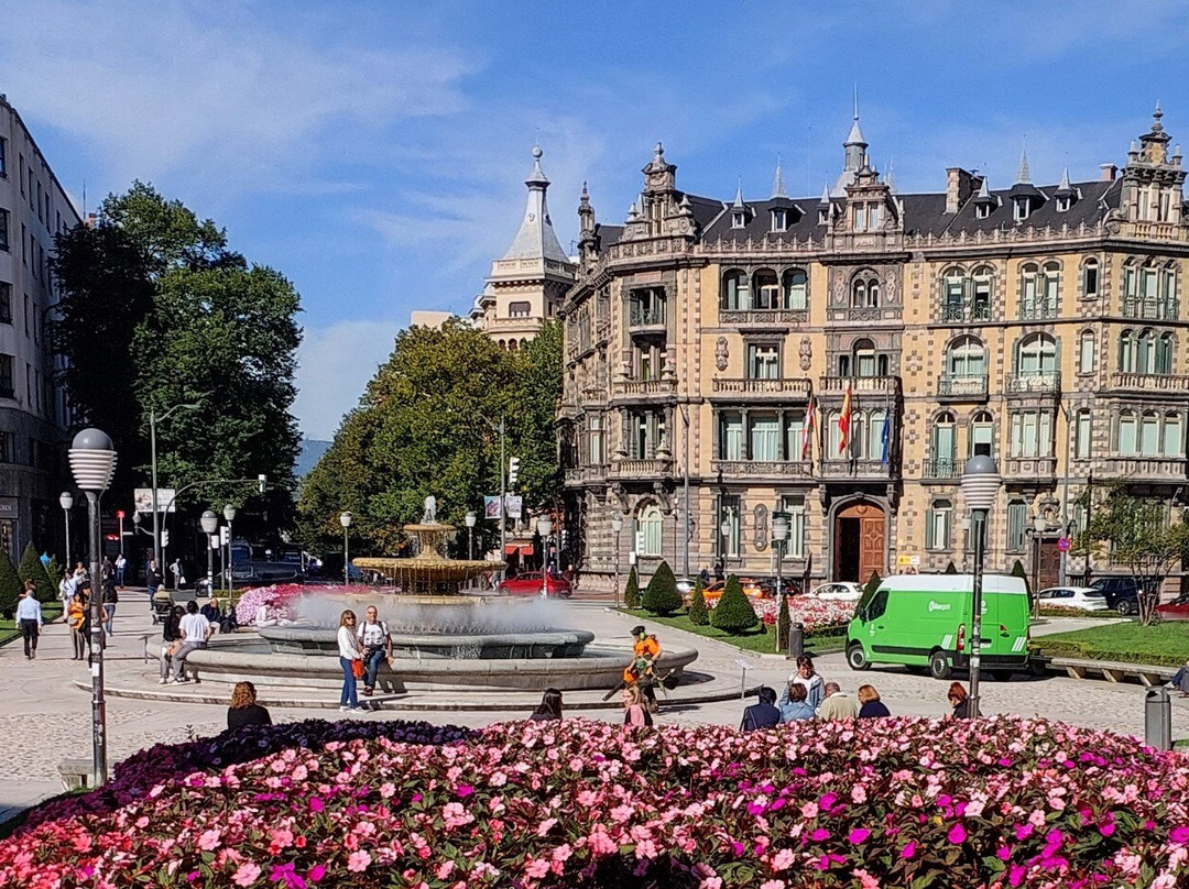 Federico Moyúa Plaza景点图片