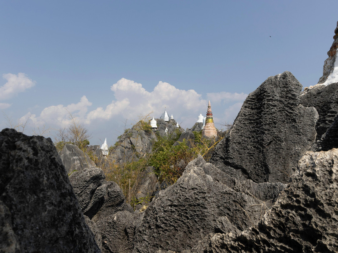 Wat Chaloem Phra Kiat-暖武里必去景点