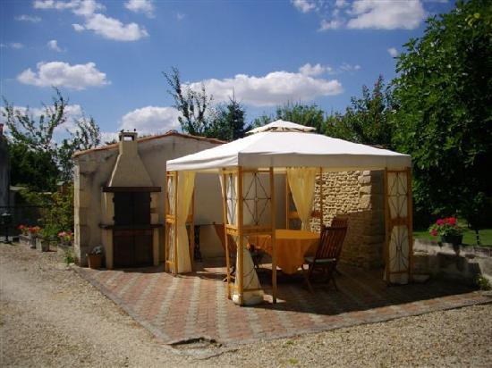 Le Puits Des Brousses主图