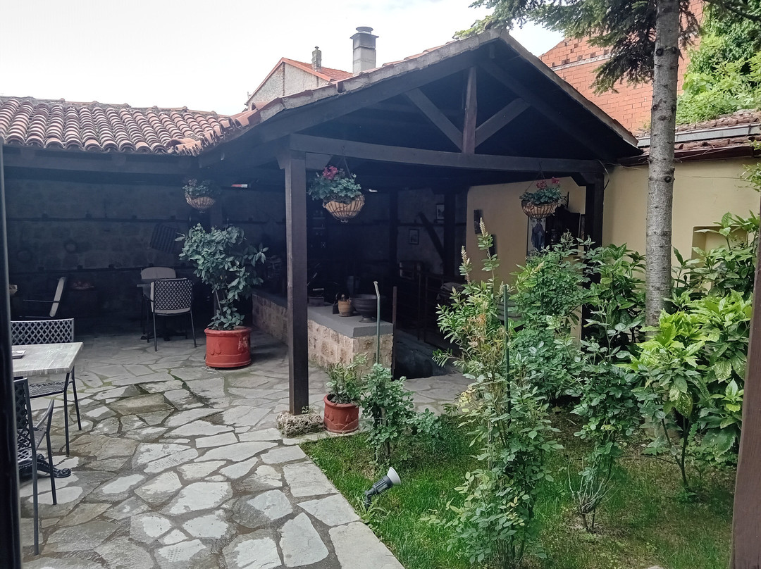 Hagiati Traditional Hotel主图