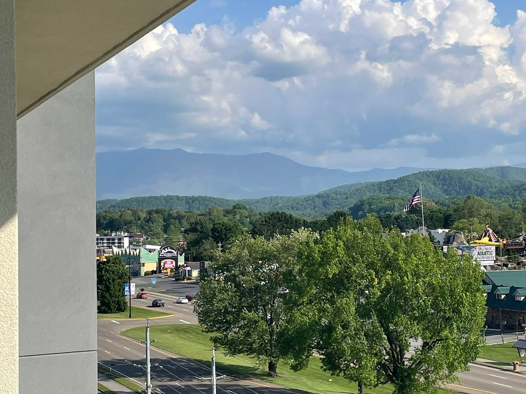Holiday Inn & Suites Pigeon Forge Convention Center By IHG主图