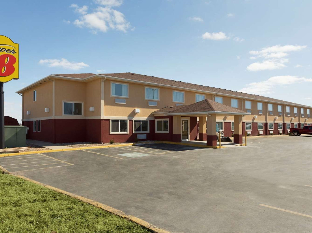 Super 8 by Wyndham Lees Summit