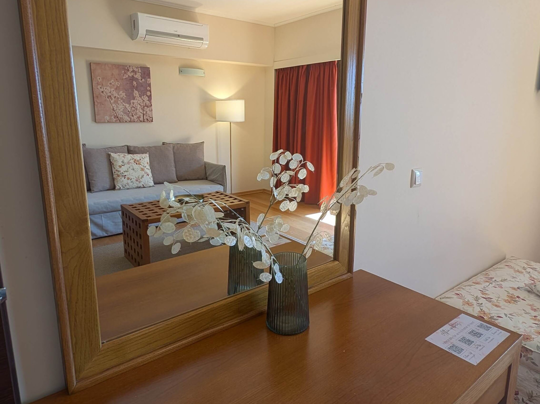 Althea Apartments主图