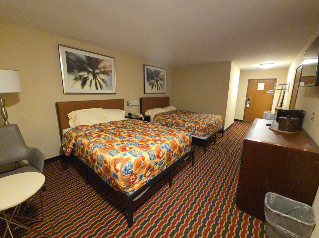 Chesaning Inn & Suites