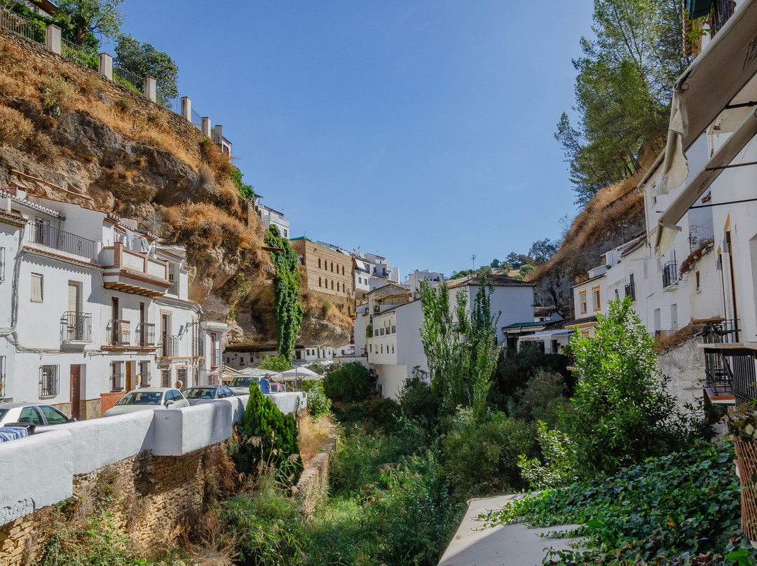 Puente Sobre El Rio Trejo-Setenil de las Bodegas必去景点