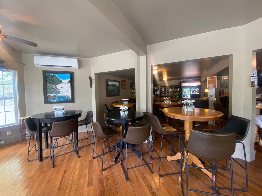 Big Moose Inn, Cabins & Campground主图