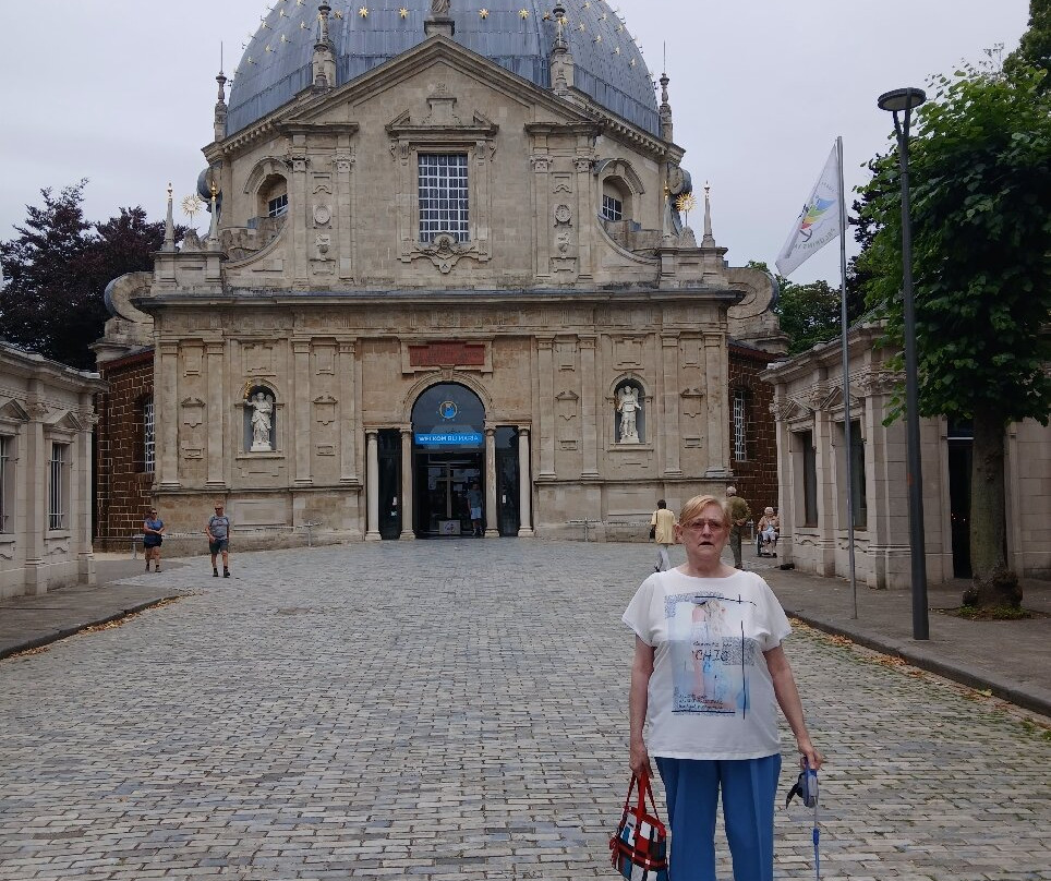 Basilica of Our Lady of Scherpenheuvel-Scherpenheuvel必去景点