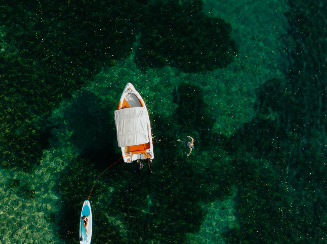 A La Carte Yachting - Boat Rentals