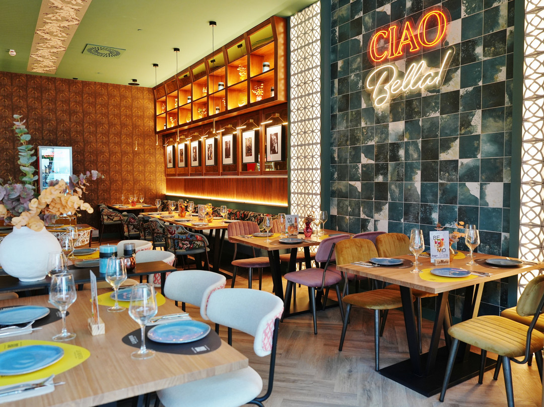 La Mafia Se Sienta A La Mesa - Braga