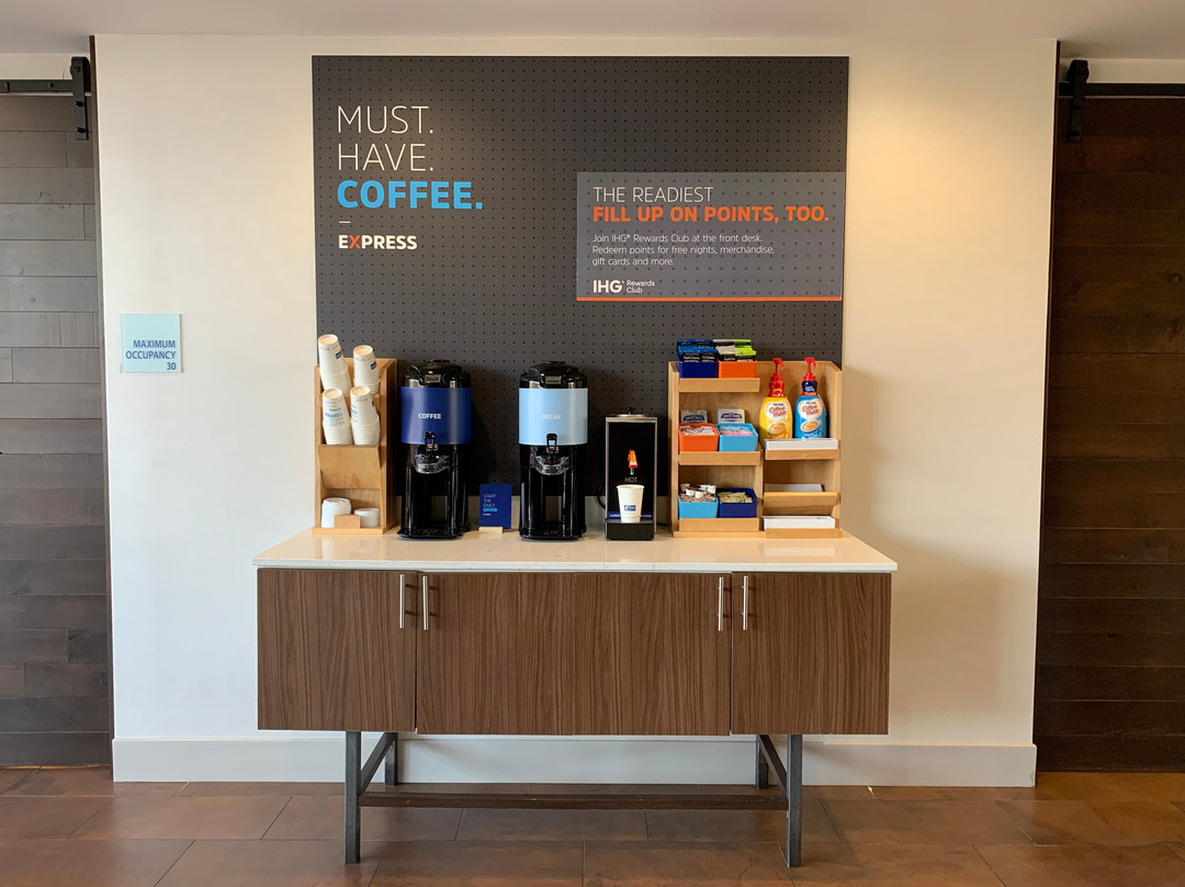 Holiday Inn Express & Suites Moore By IHG主图