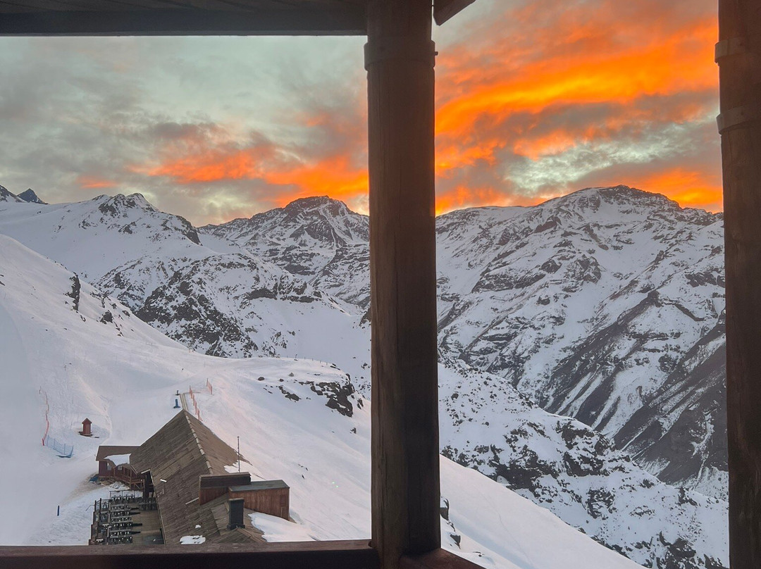 Puerta del Sol Hotel主图