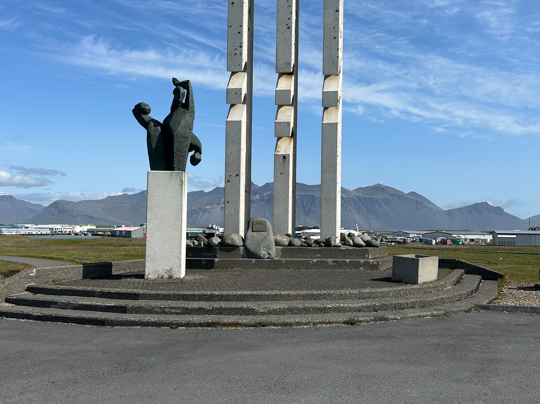 Höfn Universe Sculpture-赫本必去景点