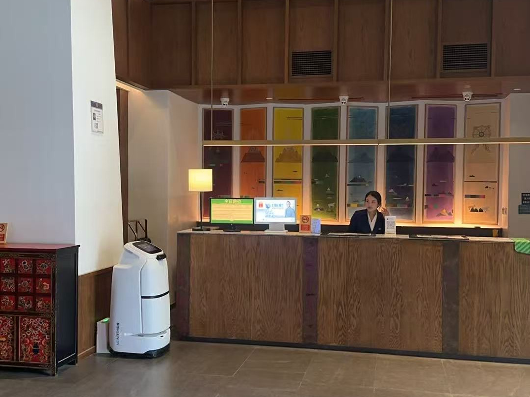 巴塘假日酒店主图