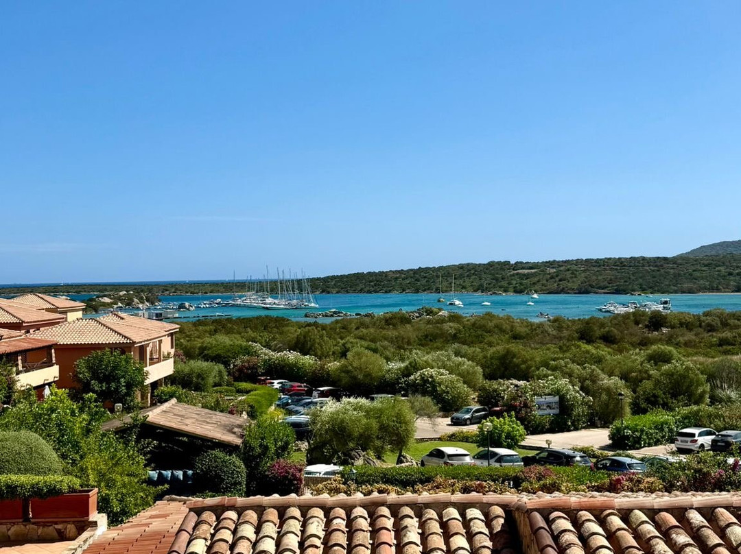 Baia De Bahas Apartments主图