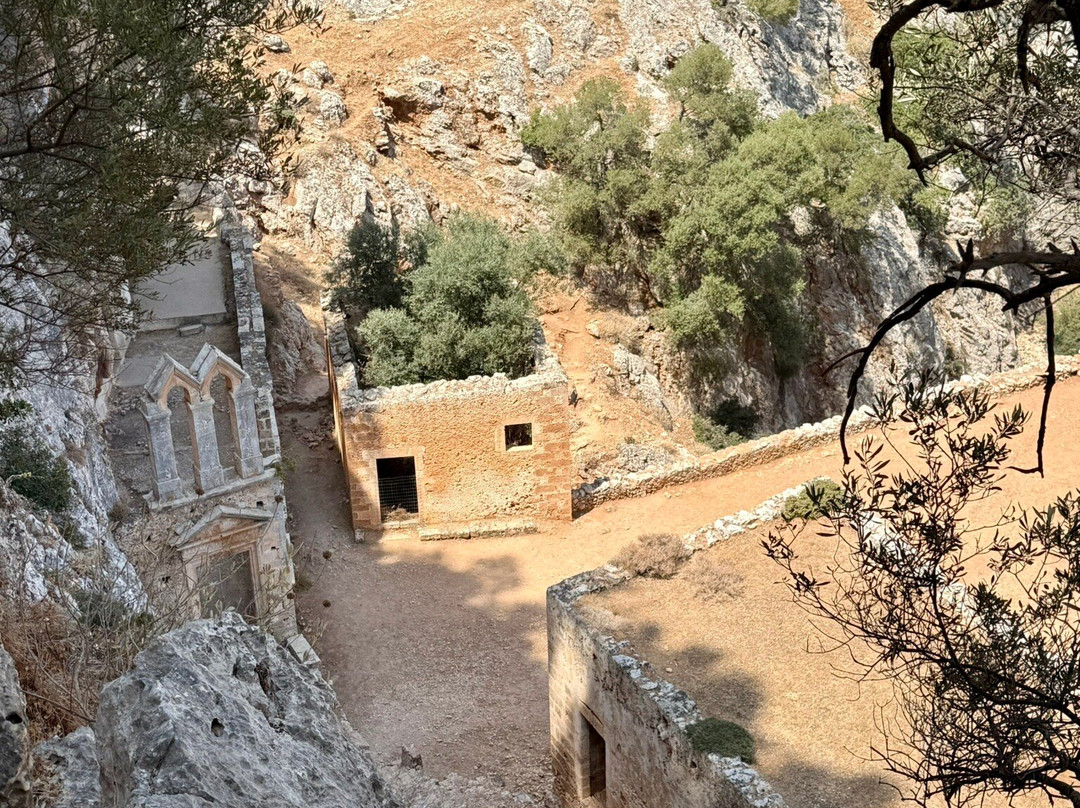 Katholiko Monastery-Akrotiri必去景点