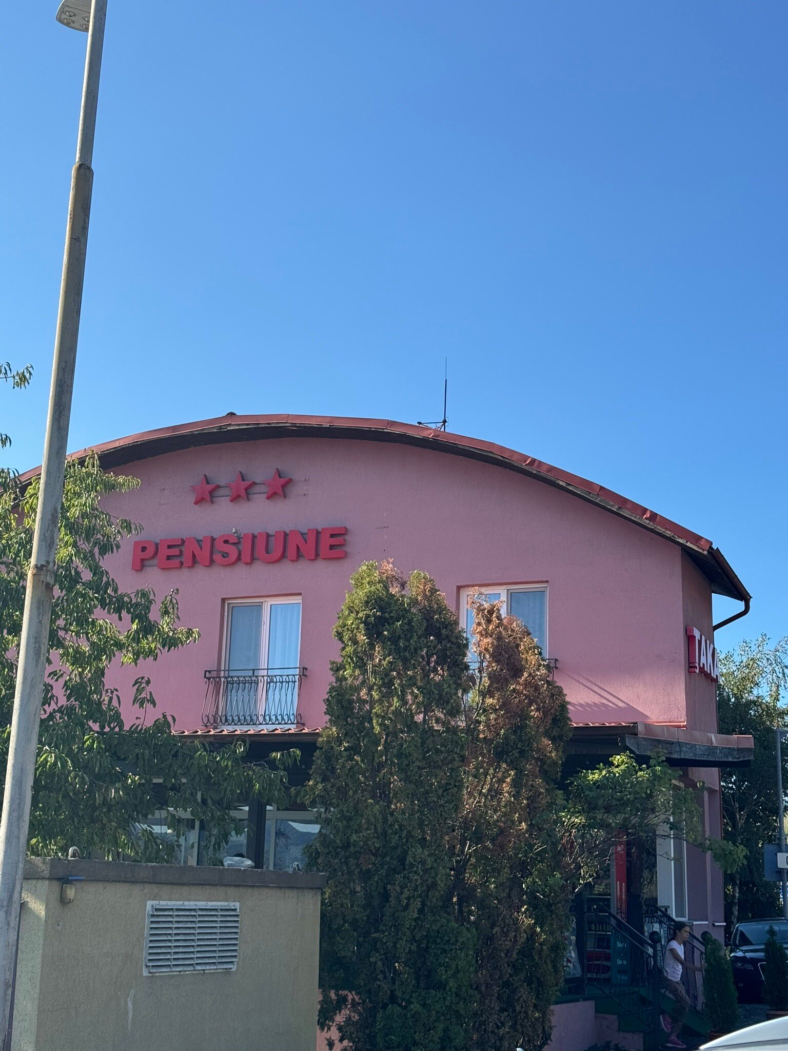 Pensiunea Taka-官方