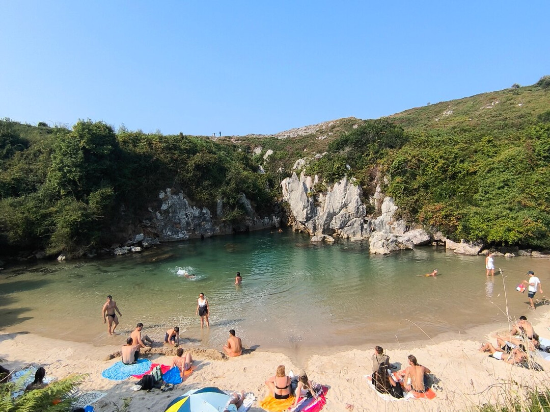 Playa de Gulpiyuri-利亚内斯必去景点