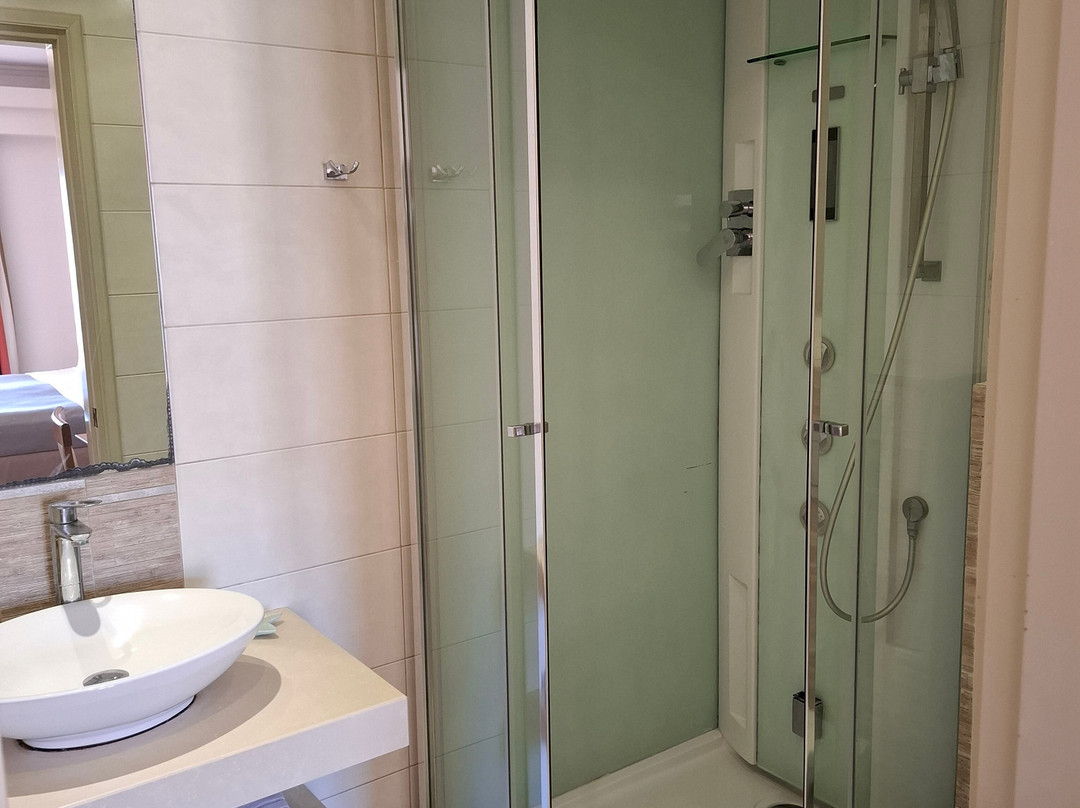 Saga Hotel Studios & Apartments主图