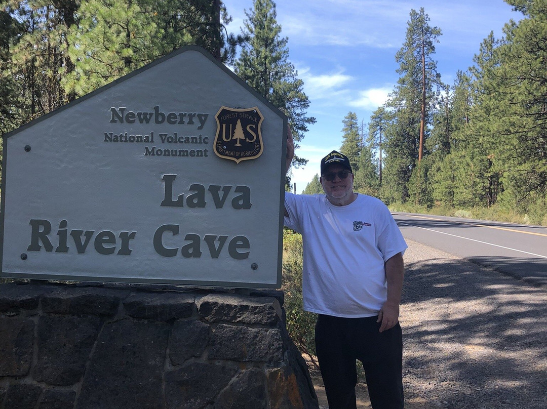 Lava River Cave-本德必去景点