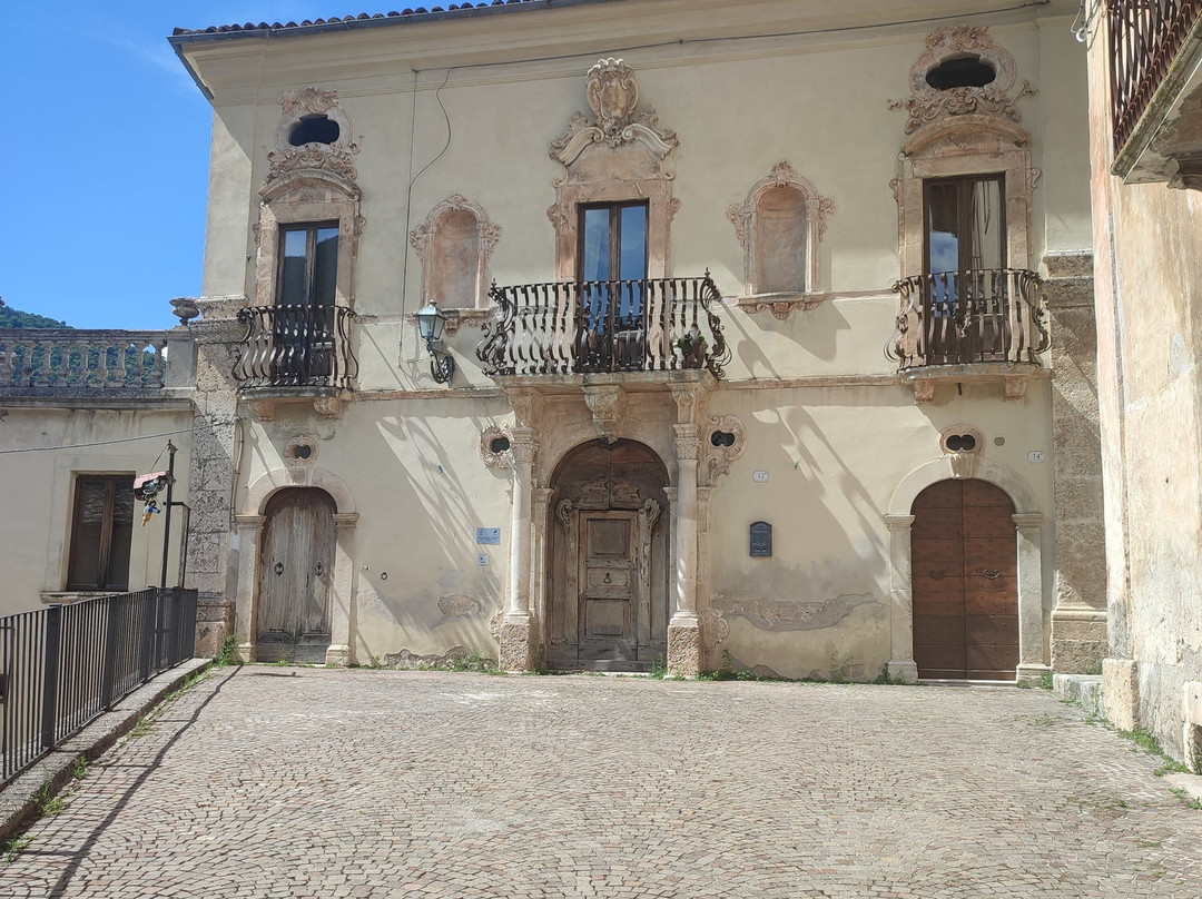 Palazzo La Castaldina-Pettorano sul Gizio必去景点