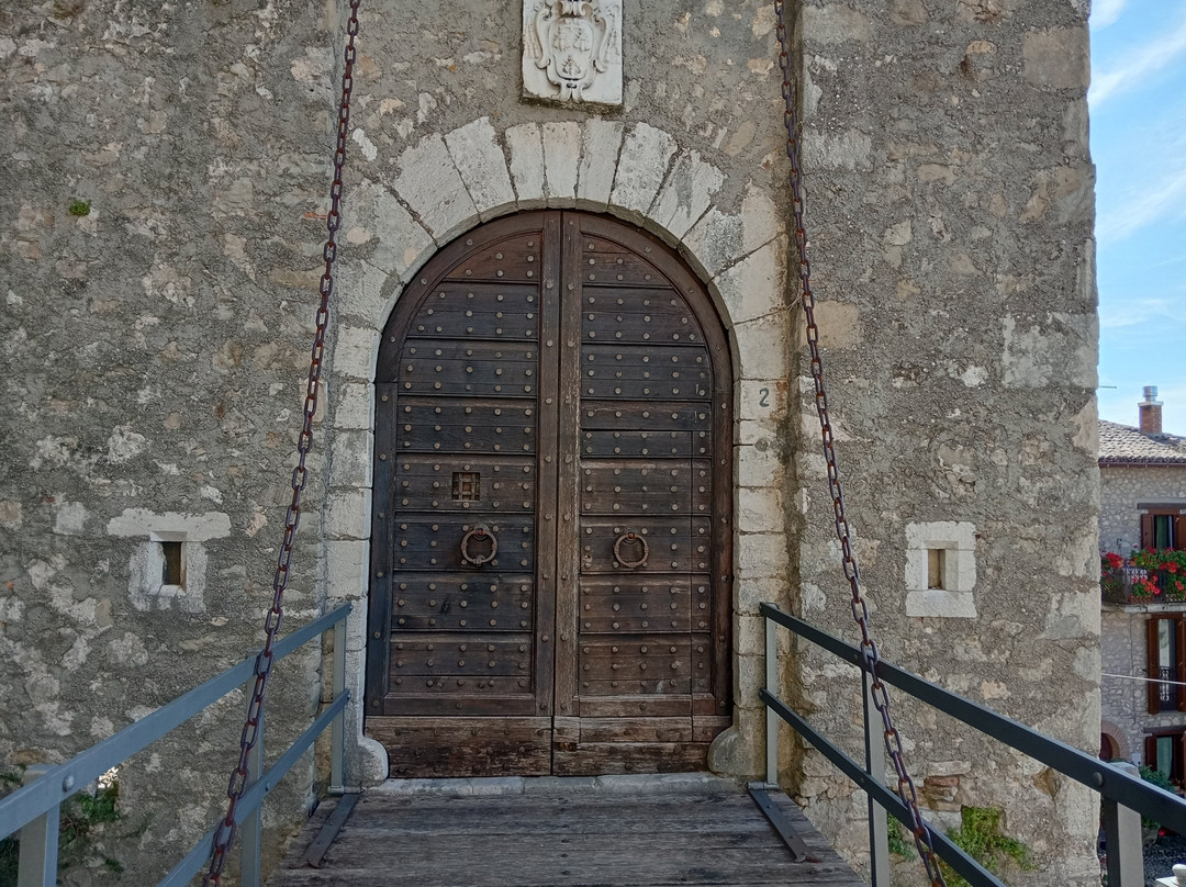 Castello Baronale-Collalto Sabino必去景点