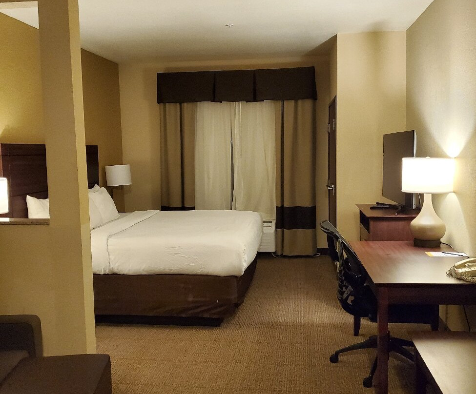 Comfort Inn & Suites Monggomery主图