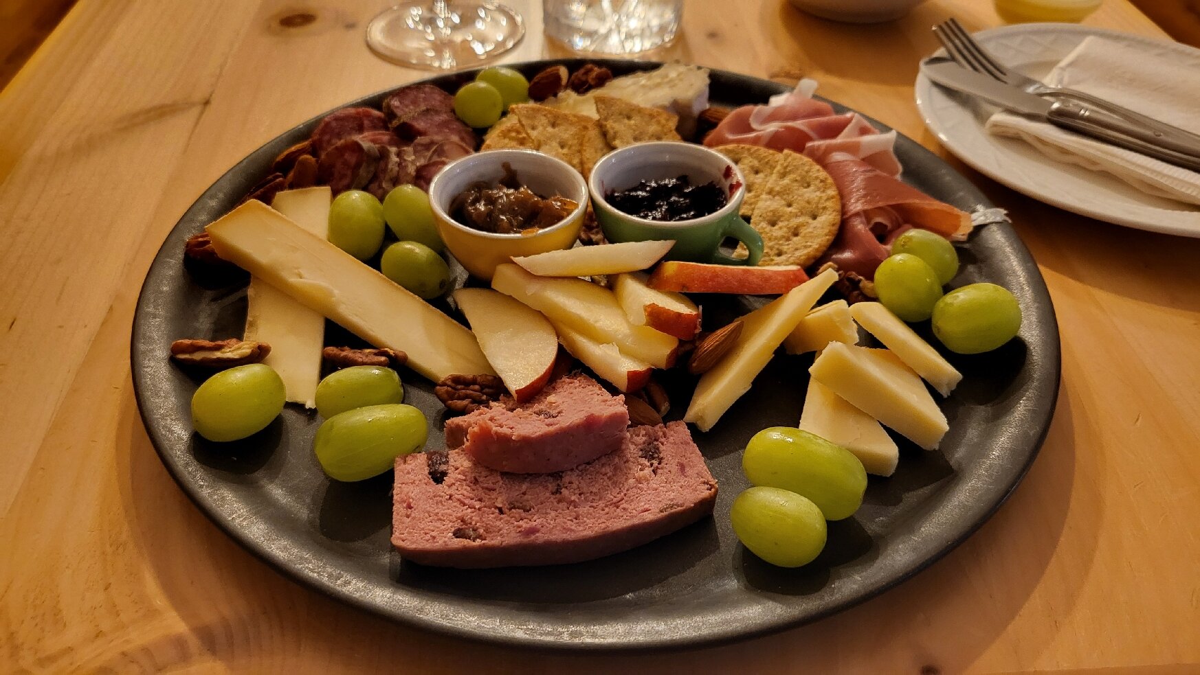 La Seigneurie des Monts-官方