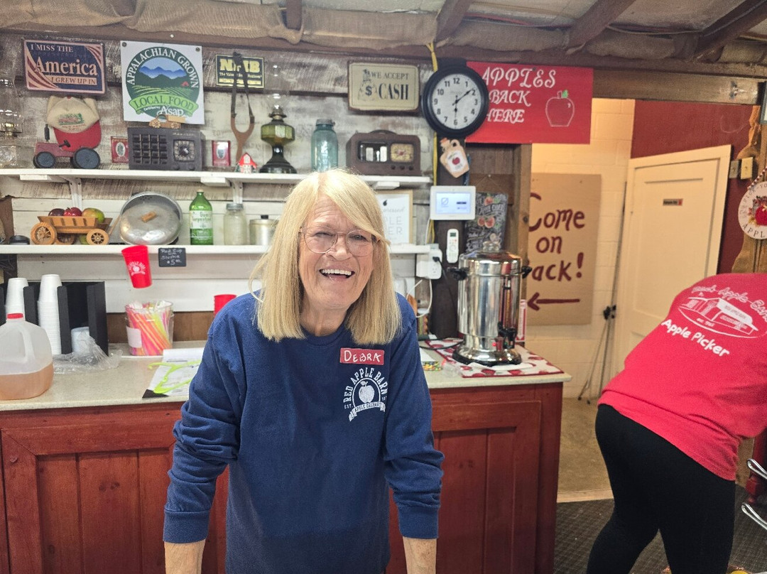 Red Apple Barn-Ellijay必去景点