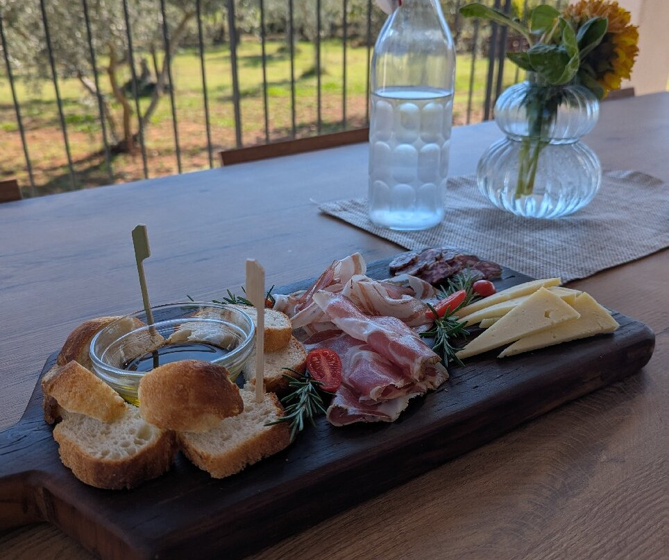Mare Wines & Olive Oil-罗维尼必去景点