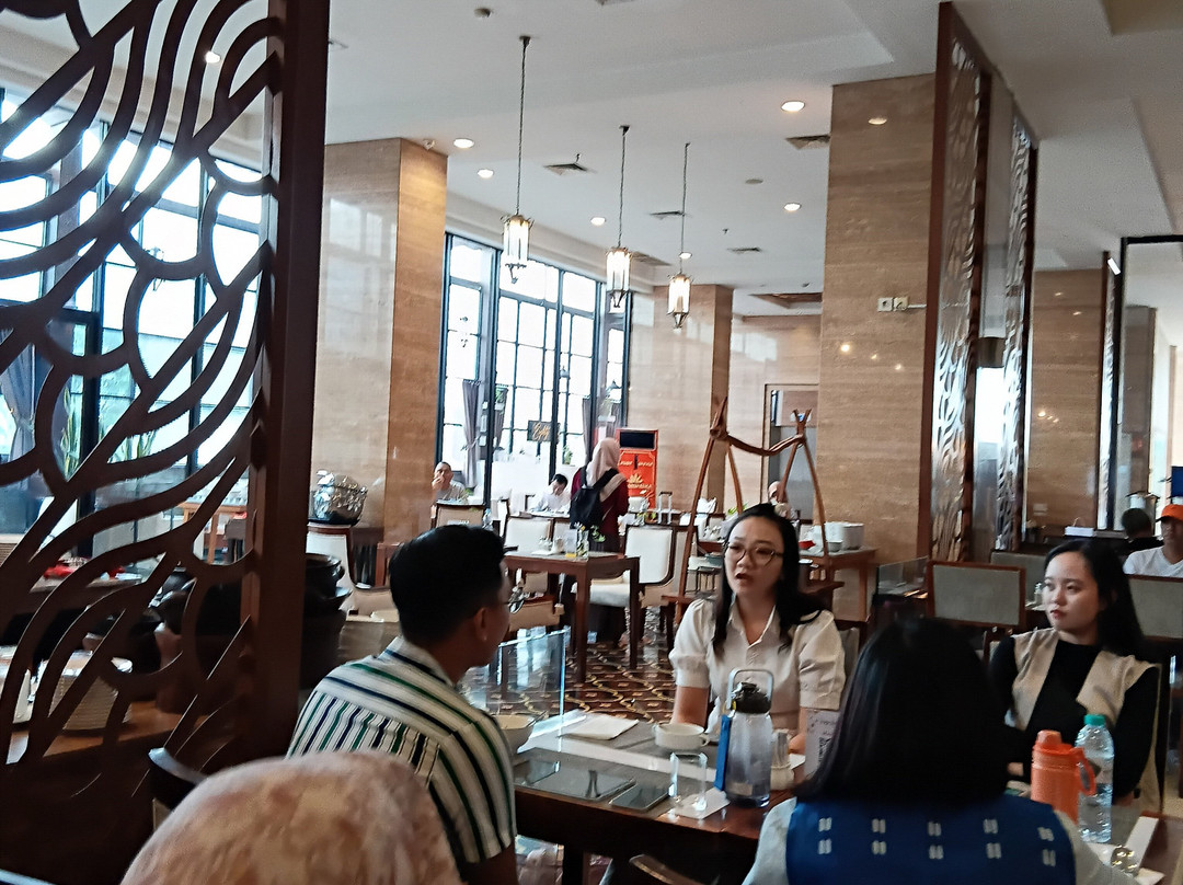 Hotel GranDhika Pemuda Semarang主图