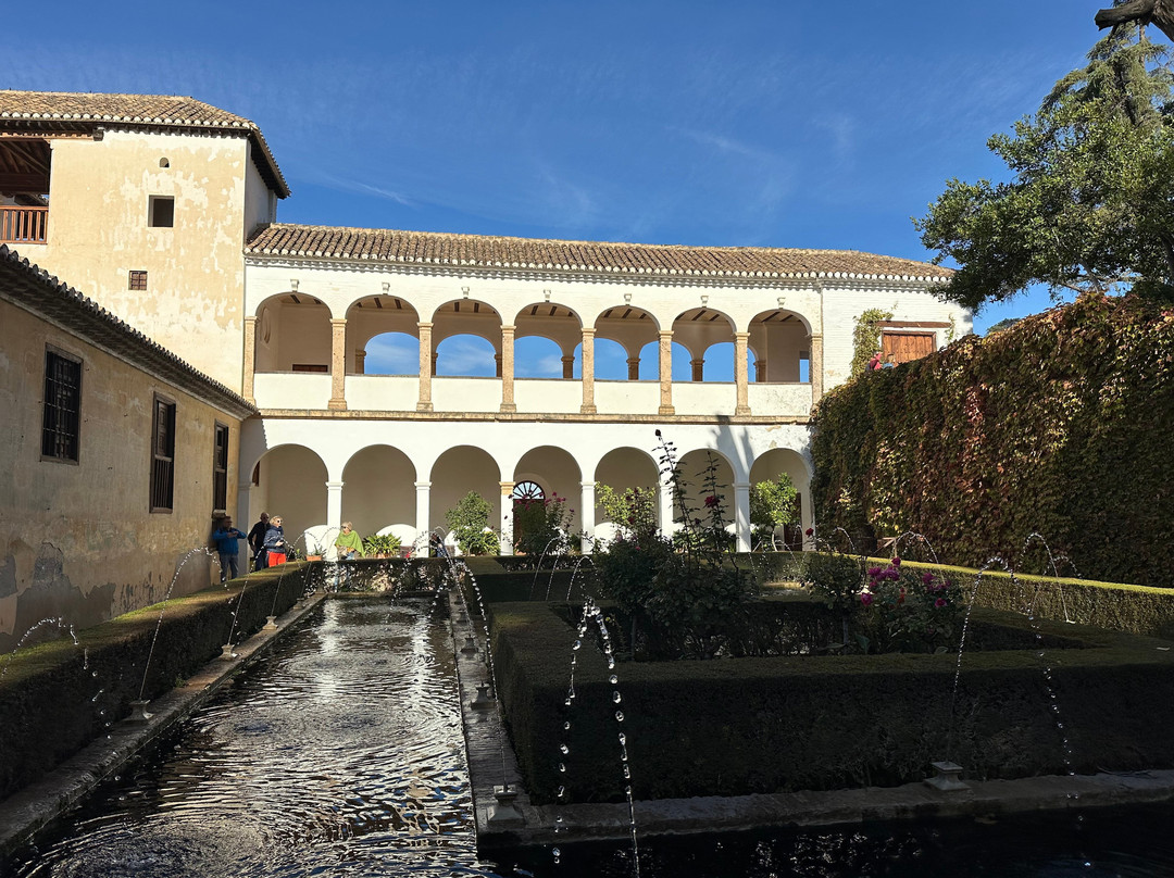 Grupoxplorer Tours-格拉纳达必去景点