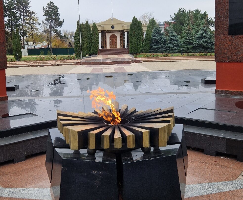 Victory Memorial and Eternal Flame-基希讷乌必去景点