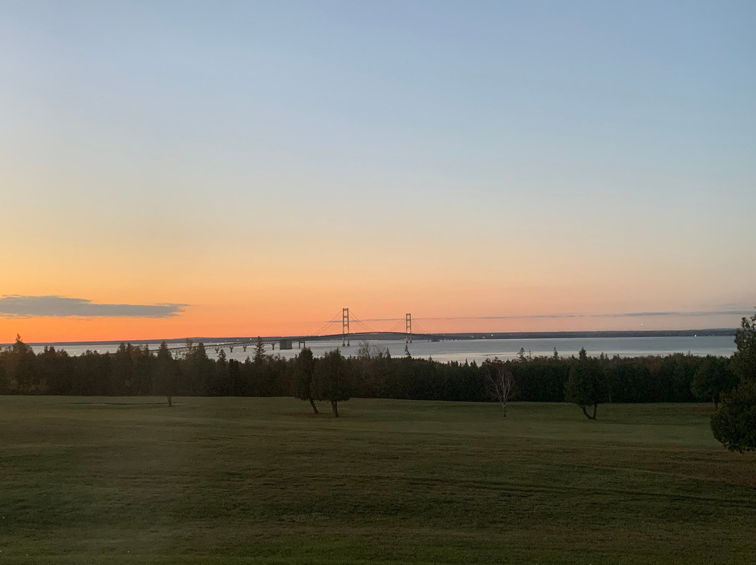 Super 8 by Wyndham St. Ignace主图