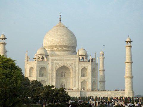 Taj Mahal Sunrise and Agra Overnight Tour from Chennai