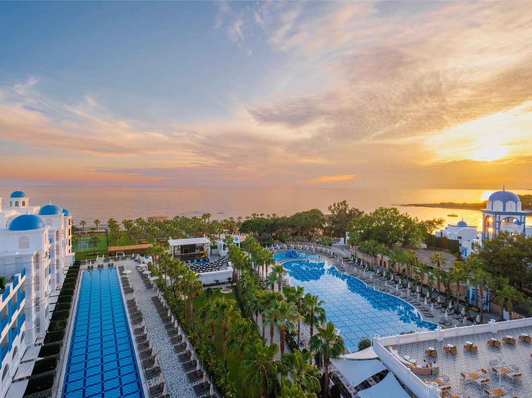 Rubi Platinum Spa Resort & Suites