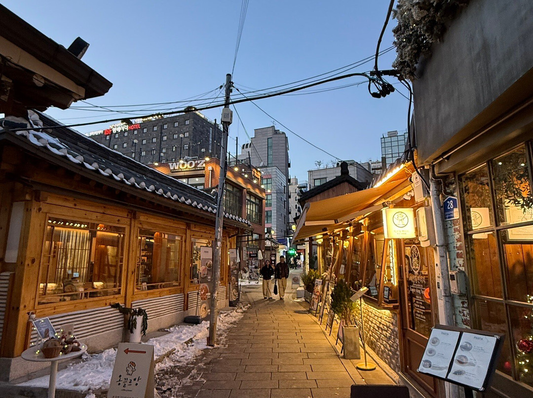 Ikseon-dong Hanok Street-首尔必去景点