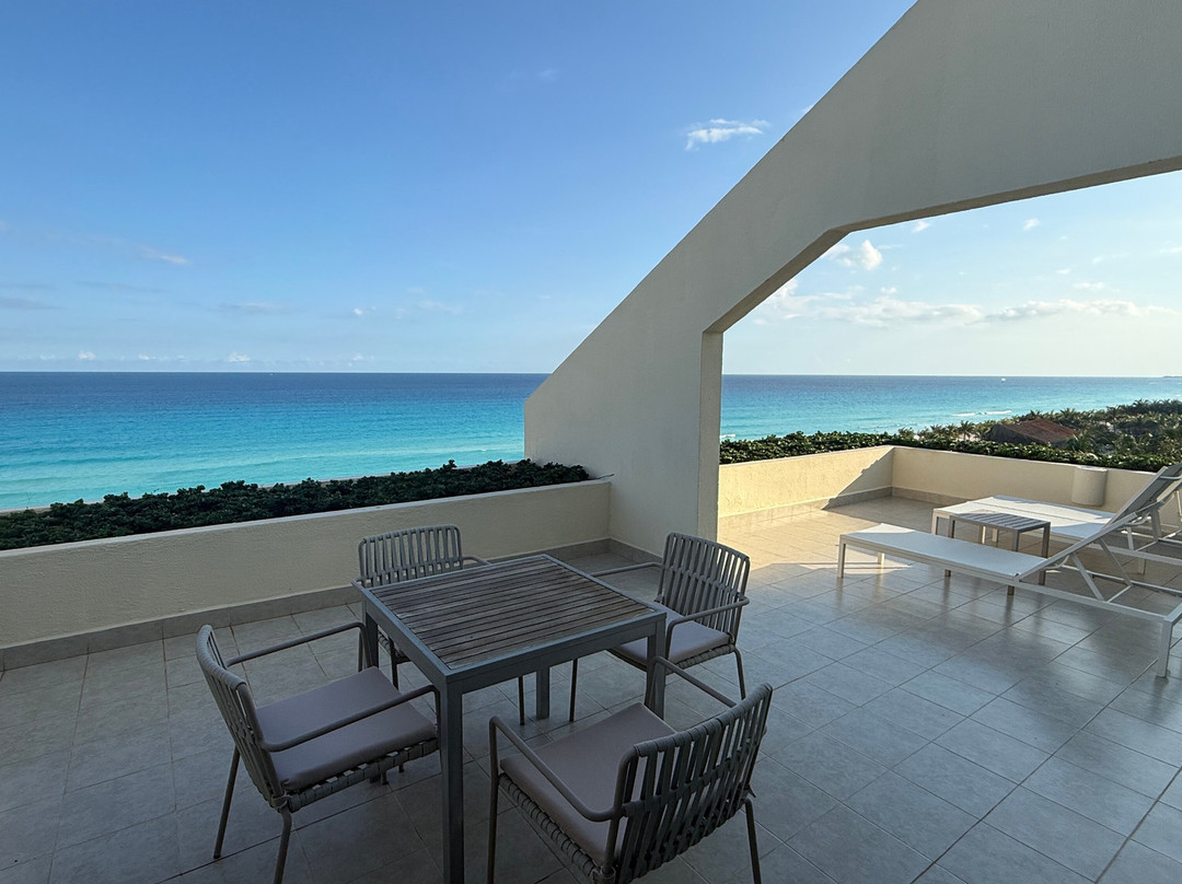 坎昆水上生活酒店主图