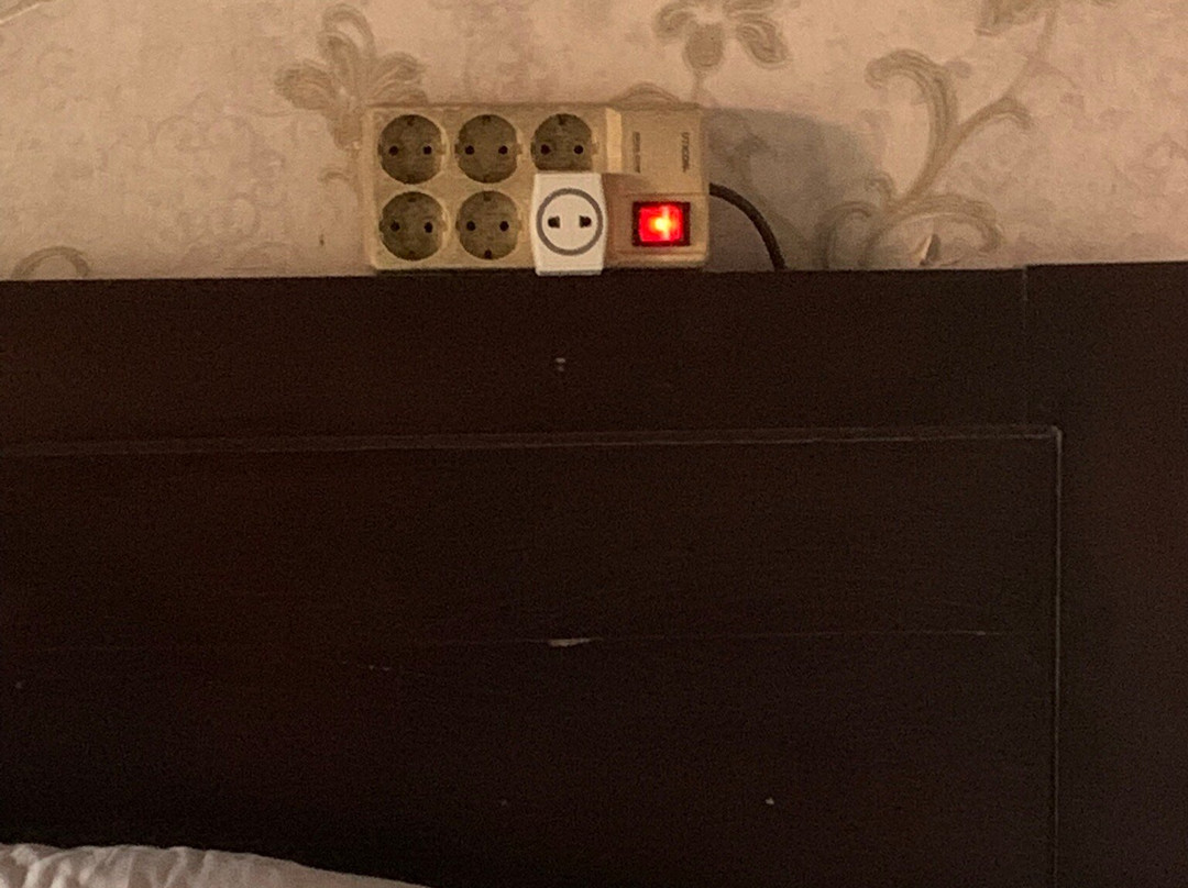 雷叶雷叶房酒店主图