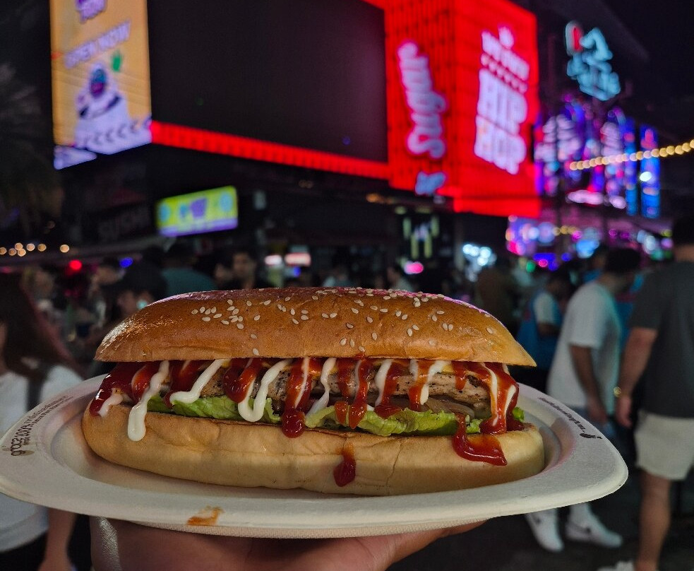 Bangla Night Market-芭东海滩必去景点