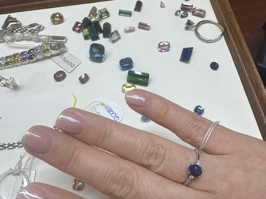 Blue Moon Gem And Jewel-加勒必去景点