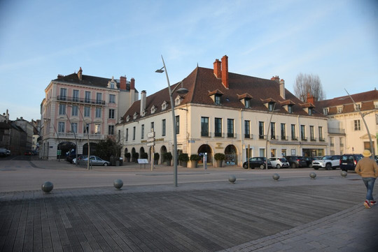 Port Villiers-索恩河畔沙隆必去景点