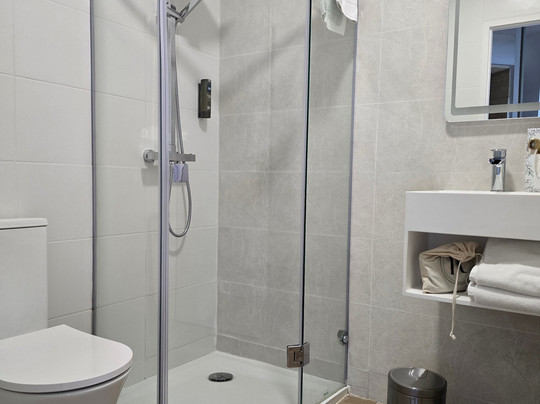 Hôtel De La Tour Libourne主图