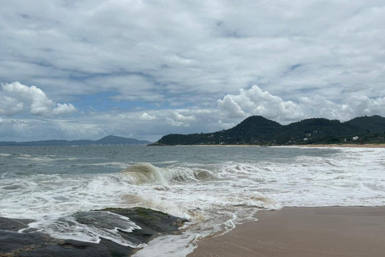 Praia do Estaleiro-康泊琉海水浴场必去景点