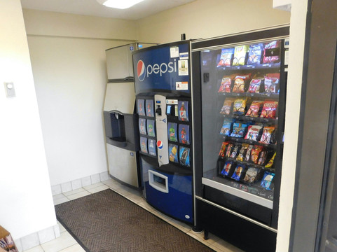 布法罗尼亚加拉机场红顶酒店主图