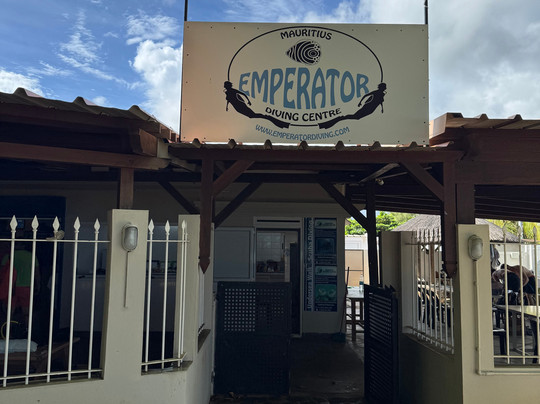 Emperator Diving Center-大湾必去景点